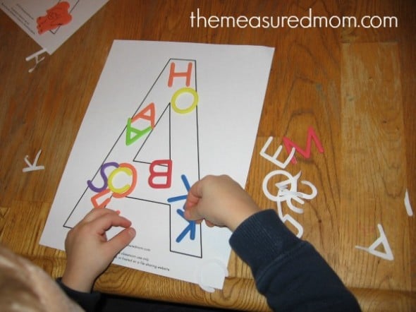 Looking for free handwriting pages for preschoolers? Get a complete set of beginning pages here!