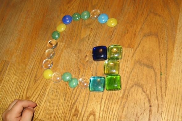 make letter G with glass gems