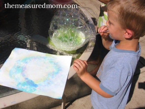 Check out this amazing collection of art projects for preschoolers! You'll find a lot of open ended activities in this group of projects for letter B.