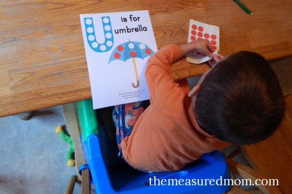 Get your free letter U printable - U is for umbrella.