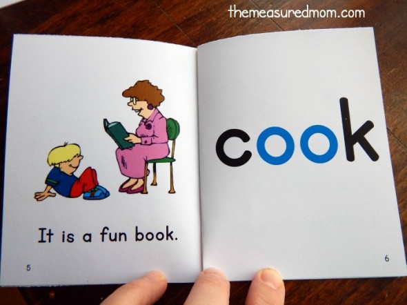 These free decodable books are great for learning ee and oo words!