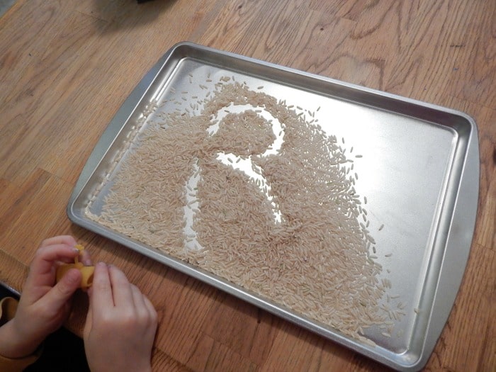 the letter R 8