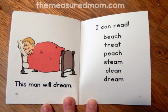 These printable phonics books teach oa words, ie words, ea words, and ow words. 