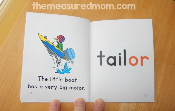 Print and assemble these free phonics books to help your child learn to read two syllable words!