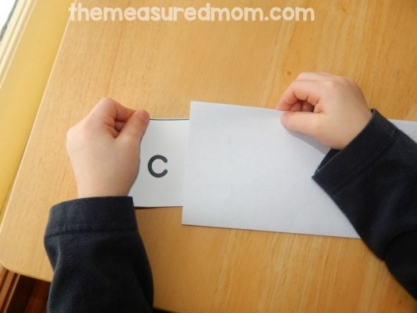 I love these word sliders for teaching kids to read short a words! 