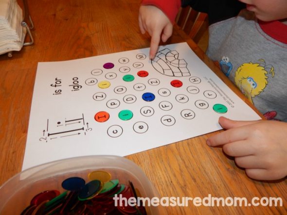 This round up of letter I activities will give you lots of fun learning ideas... with free printables!