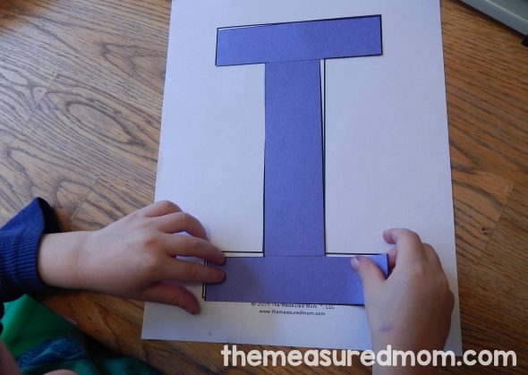 This round up of letter I activities will give you lots of fun learning ideas... with free printables!