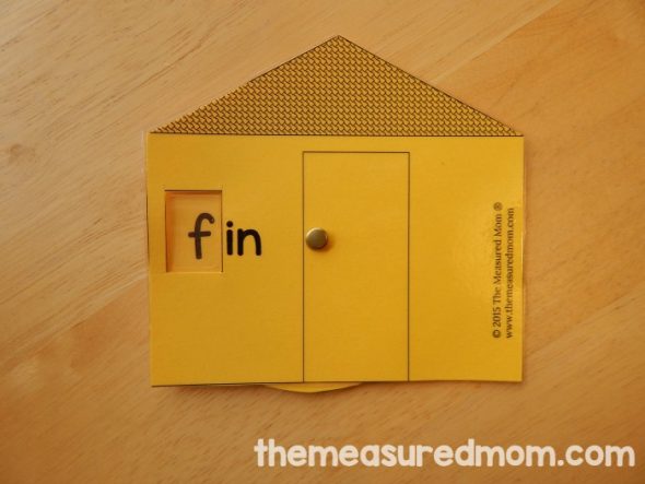 These word family house printables are one of our favorite word family activities. Great for hands-on learning! 