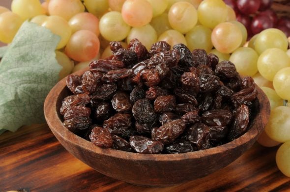 Check out these healthy preschool snack ideas! Great for any time or for letter of the week snacks. 
