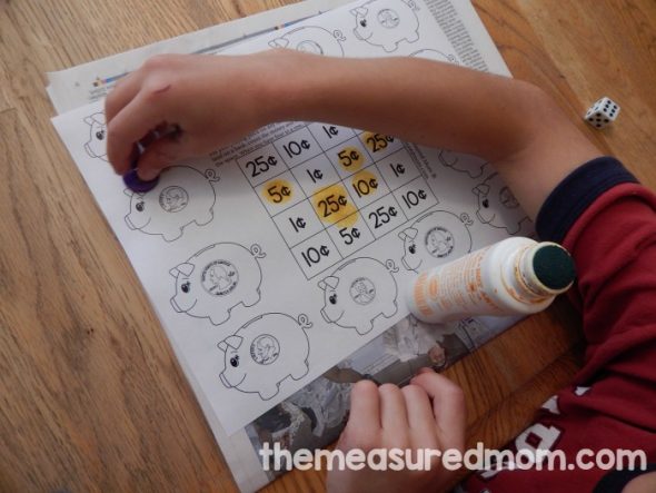These counting coins activities are so versatile! For kids just learning to recognize coins all the way up to kids counting quarters, nickels, dimes, and pennies. 