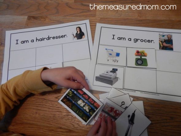 This free community helpers sorting activity is so much fun! It would be great to use with a community helpers theme in preschool or kindergarten. 