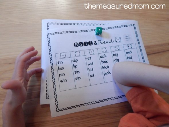Grab these free roll and read games for short i words!