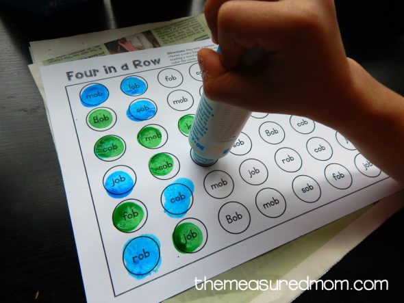 Grab this set of 13 free games to give kids practice reading short o word family words!