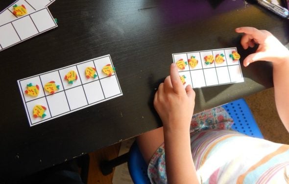 Try these simple counting activities using five and ten frames! Grab the free printables, too!