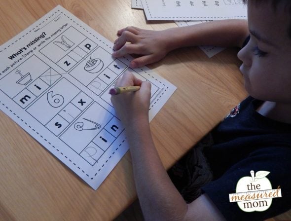 Grab this set of nine free short i worksheets!